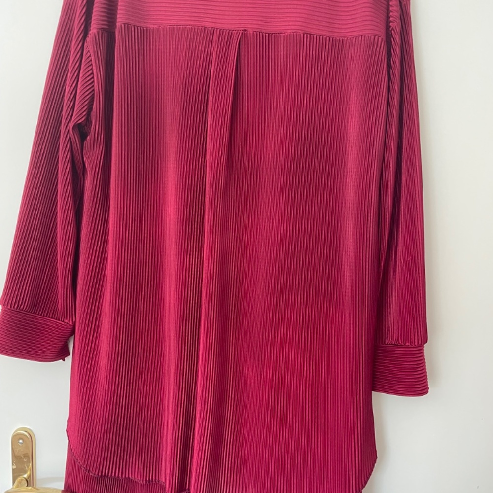 Ensemble - Picture 2 of 2